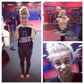 Paige VanZant feet photo thumbnail