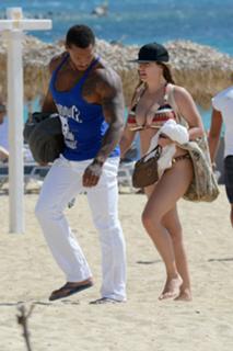 Kelly Brook feet photo thumbnail
