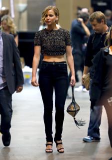 Jennifer Lawrence feet photo thumbnail