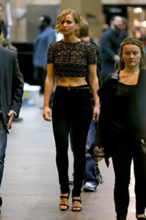 Jennifer Lawrence feet photo thumbnail