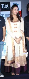 Huma Qureshi feet photo thumbnail