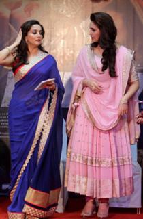 Huma Qureshi feet photo thumbnail