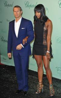 Naomi Campbell feet photo thumbnail