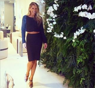 Adriane Galisteu feet photo thumbnail