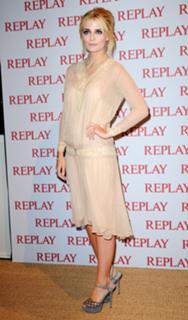 Mischa Barton feet photo thumbnail