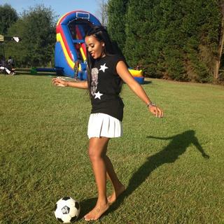 Angela Simmons feet photo thumbnail