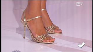 Caterina Balivo feet photo thumbnail