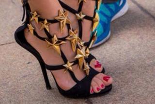 Xenia Tchoumitcheva feet photo thumbnail