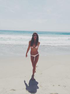 Taylor Hill feet photo thumbnail
