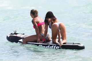 Claudia Romani feet photo thumbnail