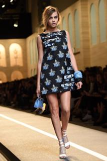 Cara Delevingne feet photo thumbnail