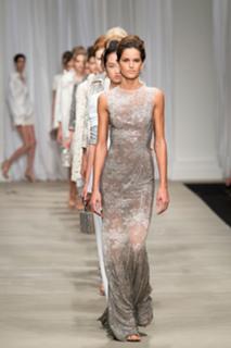 Izabel Goulart feet photo thumbnail