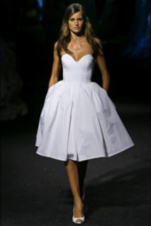 Izabel Goulart feet photo thumbnail