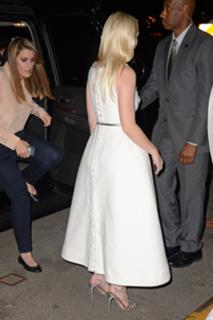 Kirsten Dunst feet photo thumbnail