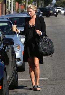Ali Larter feet photo thumbnail