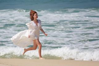 Marina Ruy Barbosa feet photo thumbnail
