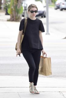 Rooney Mara feet photo thumbnail