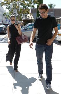 Emmy Rossum feet photo thumbnail