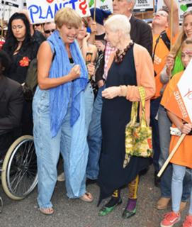 Emma Thompson feet photo thumbnail