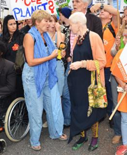 Emma Thompson feet photo thumbnail