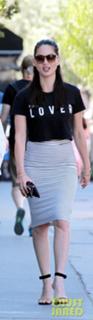 Olivia Munn feet photo thumbnail