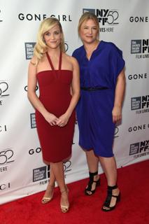 Reese Witherspoon feet photo thumbnail