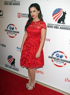 Lacey Chabert feet photo thumbnail