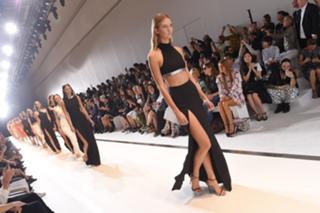 Karlie Kloss feet photo thumbnail