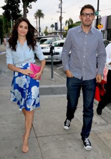 Emmy Rossum feet photo thumbnail