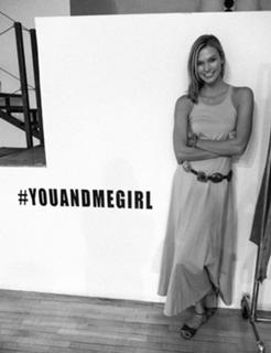 Karlie Kloss feet photo thumbnail