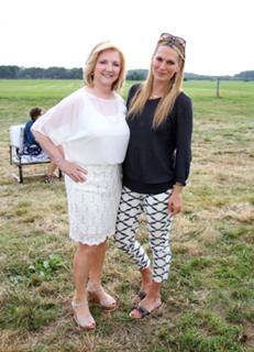 Molly Sims feet photo thumbnail