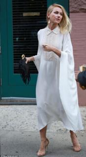 Naomi Watts feet photo thumbnail
