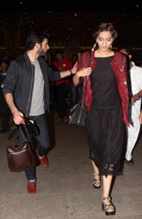 Sonam Kapoor feet photo thumbnail