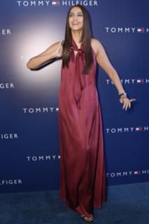 Sonam Kapoor feet photo thumbnail