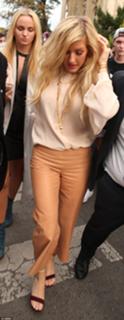 Ellie Goulding feet photo thumbnail