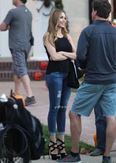 Sofía Vergara feet photo thumbnail