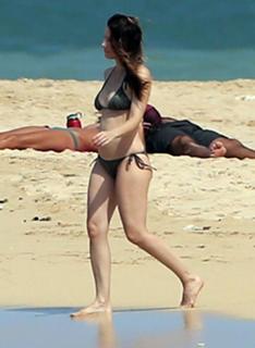 Jessica Biel feet photo thumbnail