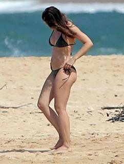Jessica Biel feet photo thumbnail
