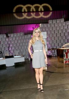 Nikki Glaser feet photo 2