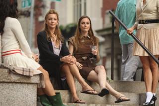 Katie Cassidy feet photo thumbnail