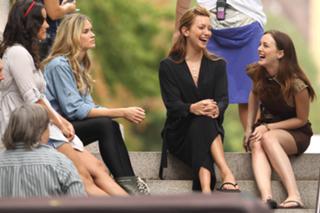 Katie Cassidy feet photo thumbnail