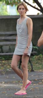 Katie Cassidy feet photo thumbnail