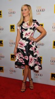 Reese Witherspoon feet photo thumbnail