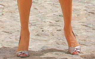 Queen Letizia of Spain feet photo thumbnail