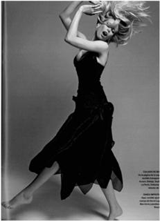 Claudia Schiffer feet photo thumbnail