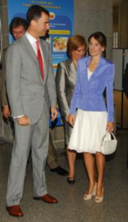 Queen Letizia of Spain feet photo thumbnail