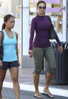 Nicole Murphy feet photo thumbnail