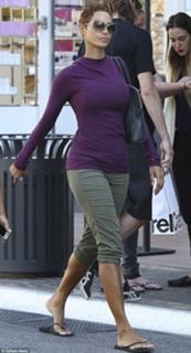 Nicole Murphy feet photo thumbnail