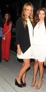 Molly Sims feet photo thumbnail