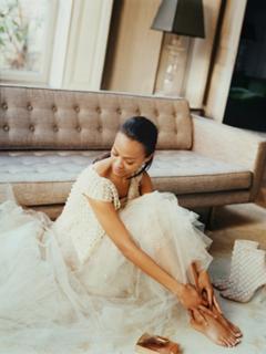 Zoe Saldana feet photo thumbnail